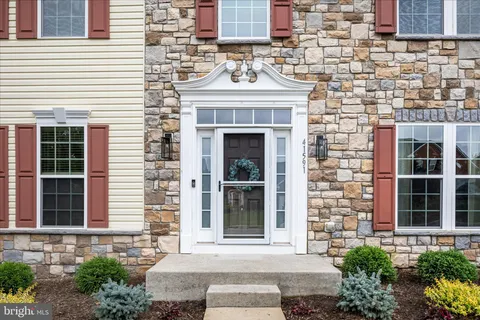 $1,100,000 | 41591 Bostonian Place, Aldie, VA 20105