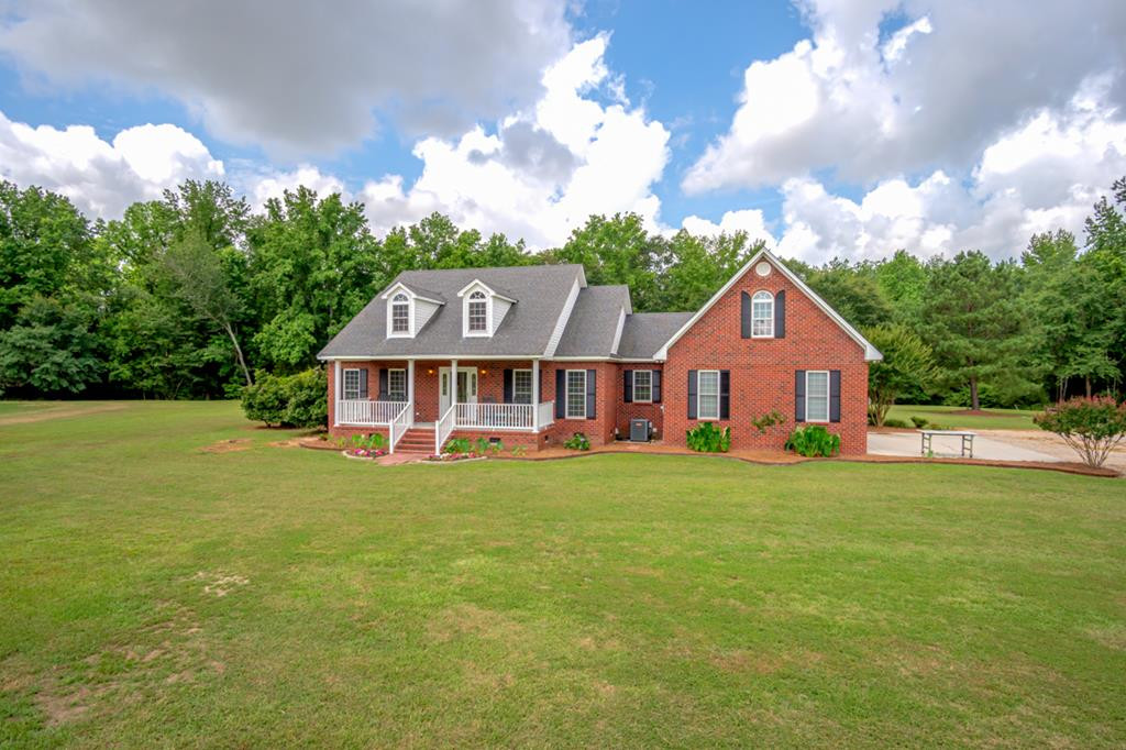 1043 Woodrow Road Bishopville, SC 29010 - Photo 1 of 38 Gallery Image 1