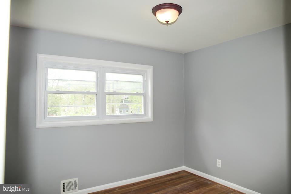 205 Tapawingo Road Southwest Vienna, VA 22180 - Photo 11 of 29 Bedroom