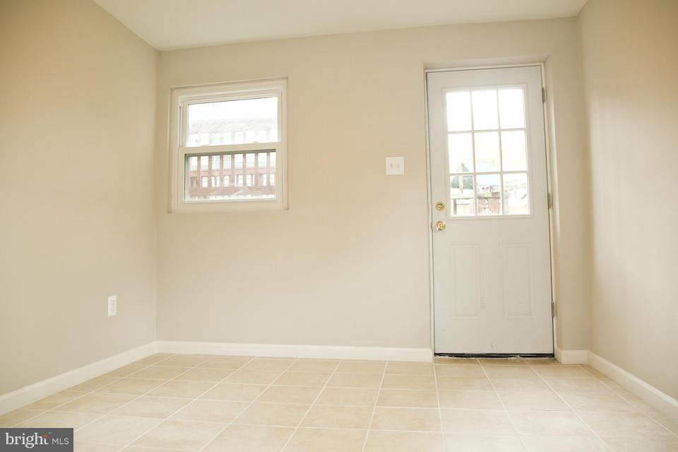 205 Tapawingo Road Southwest Vienna, VA 22180 - Photo 14 of 29 Bedroom