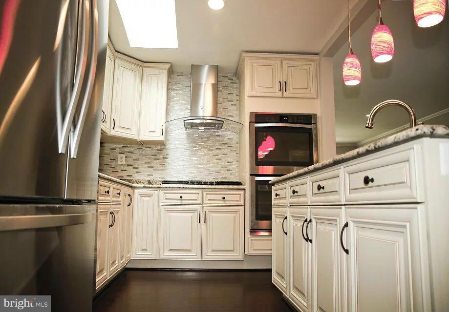 205 Tapawingo Road Southwest Vienna, VA 22180 - Photo 4 of 29 Kitchen