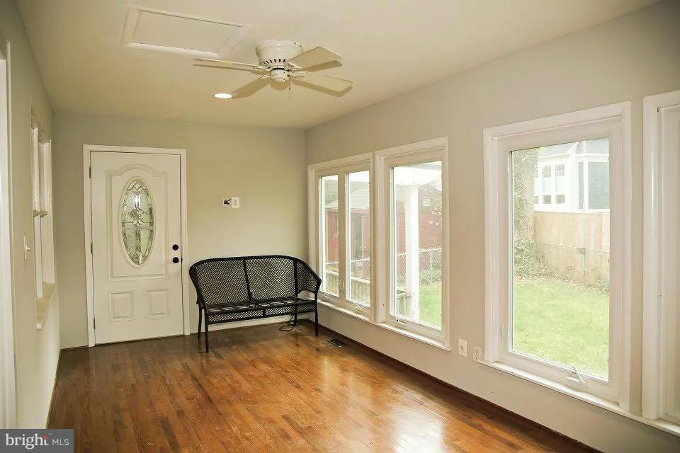 205 Tapawingo Road Southwest Vienna, VA 22180 - Photo 6 of 29 Interior (General)