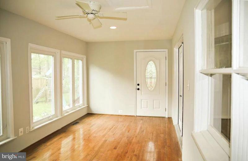 205 Tapawingo Road Southwest Vienna, VA 22180 - Photo 7 of 29 Interior (General)