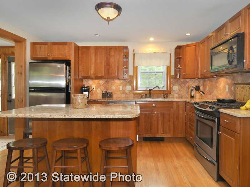 231 Little Pond County Road Cumberland, RI 02864 - Photo 8 of 25 Kitchen.
