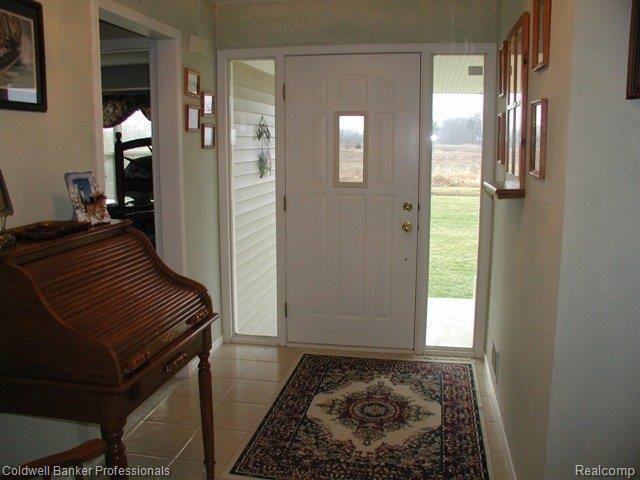 348 Wheeling Road Imlay City, MI 48444 - Photo 5 of 15 348 Wheeling entry