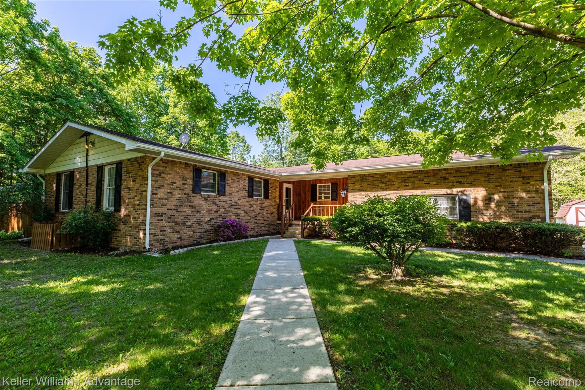4540 Denton Road Canton, MI 48188 - Photo 2 of 38 2.Front