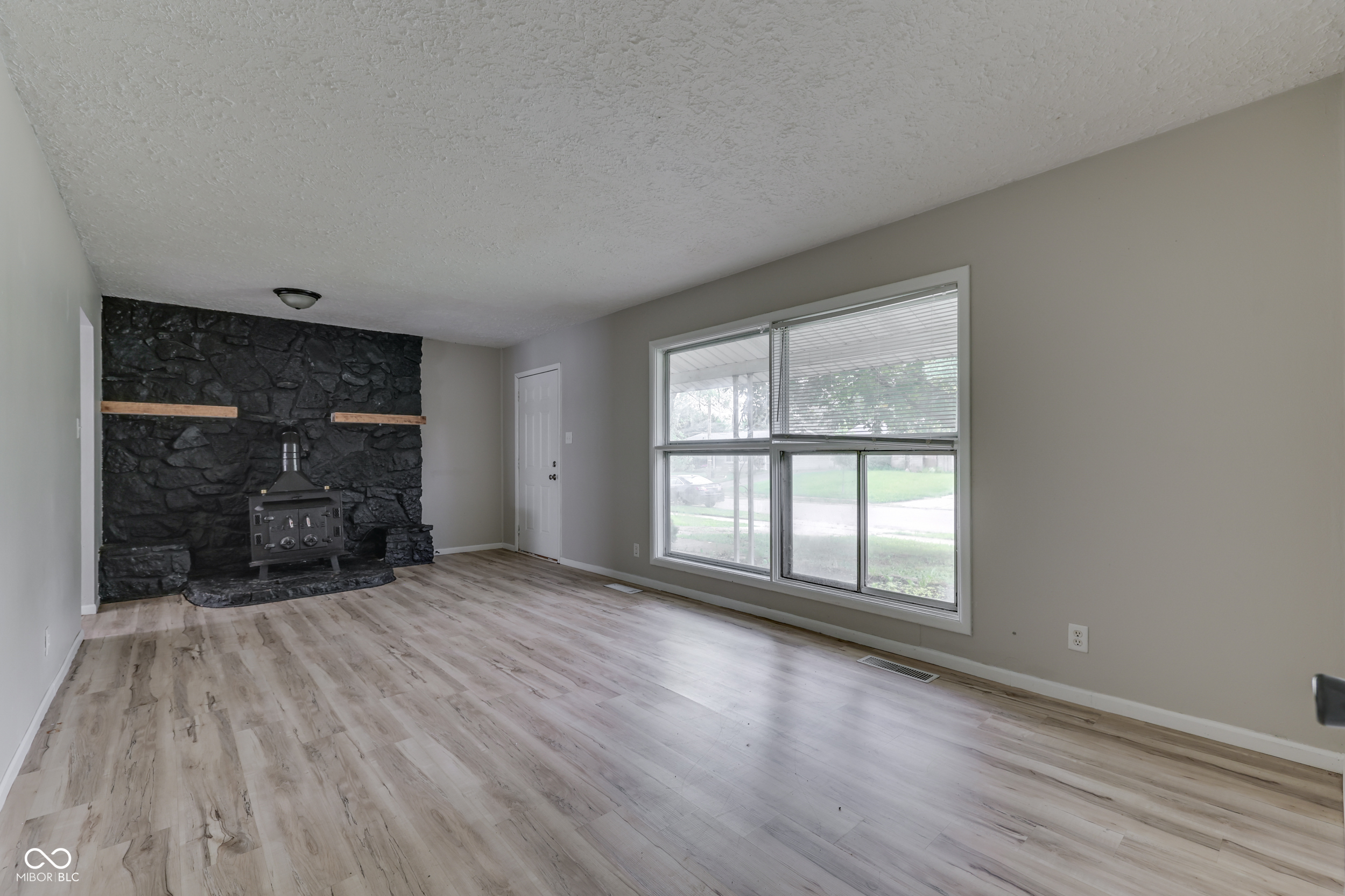 310 South Kenmore Road Indianapolis, IN 46219 - Photo 15 of 49 Gallery Image 15