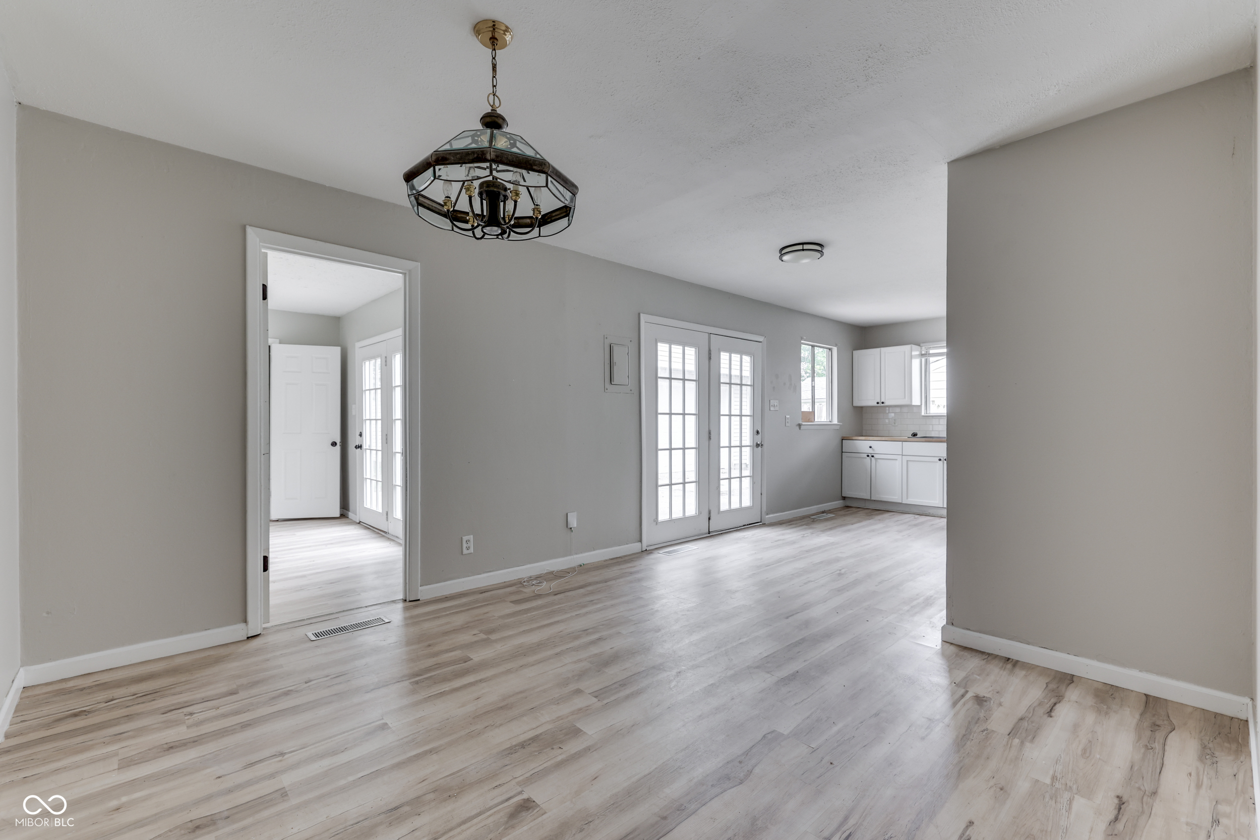 310 South Kenmore Road Indianapolis, IN 46219 - Photo 17 of 49 Gallery Image 17