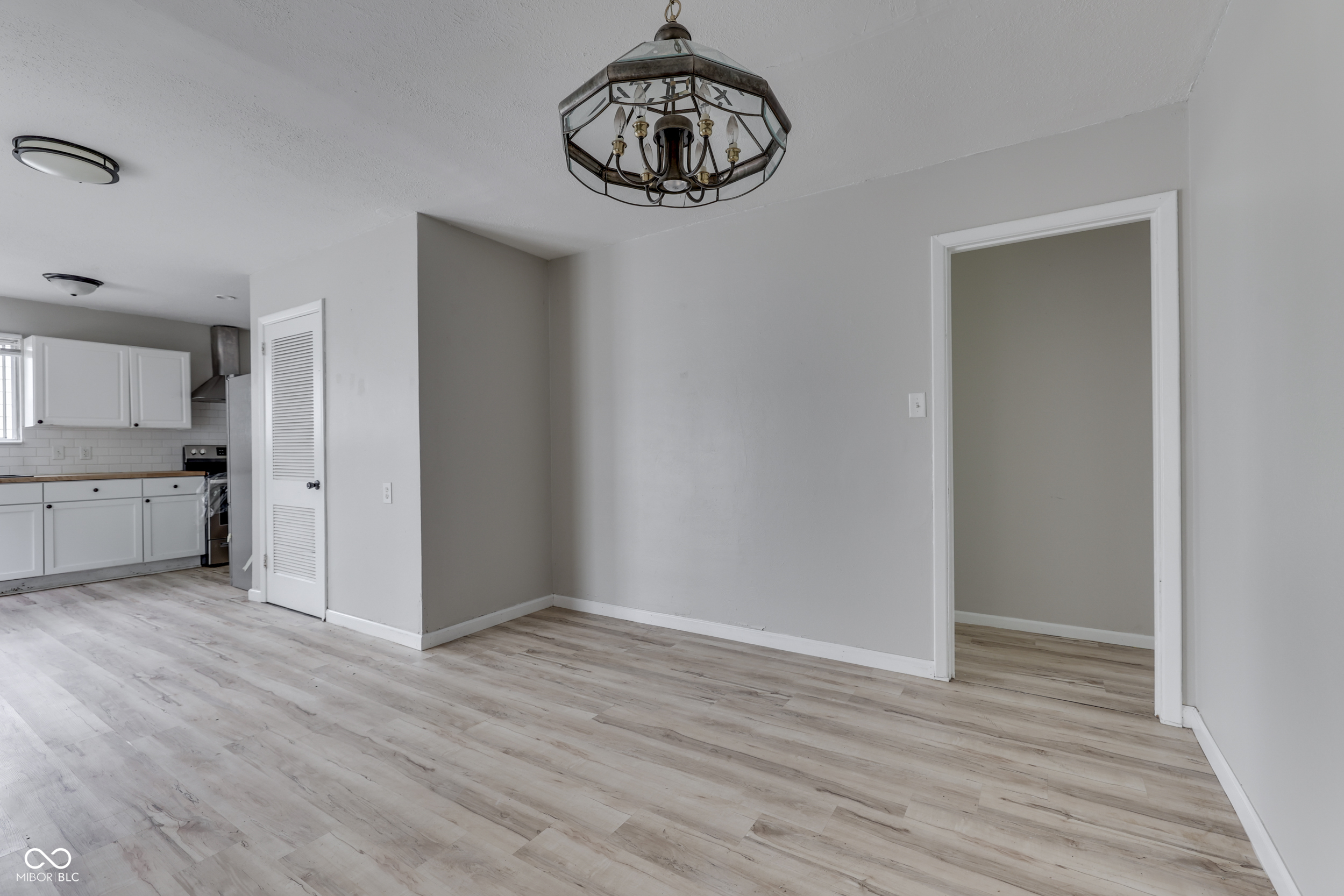 310 South Kenmore Road Indianapolis, IN 46219 - Photo 18 of 49 Gallery Image 18