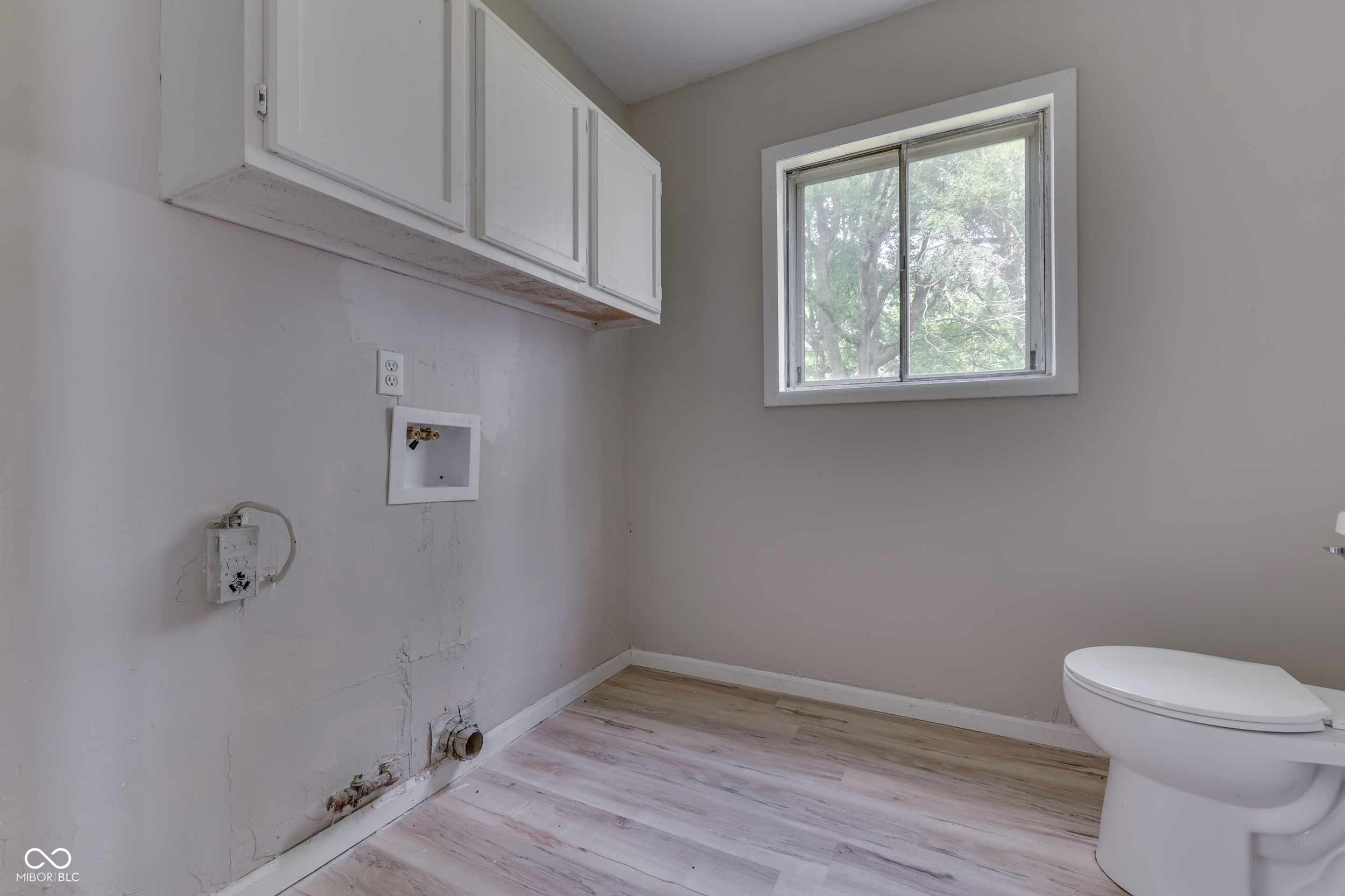 310 South Kenmore Road Indianapolis, IN 46219 - Photo 28 of 49 Gallery Image 28