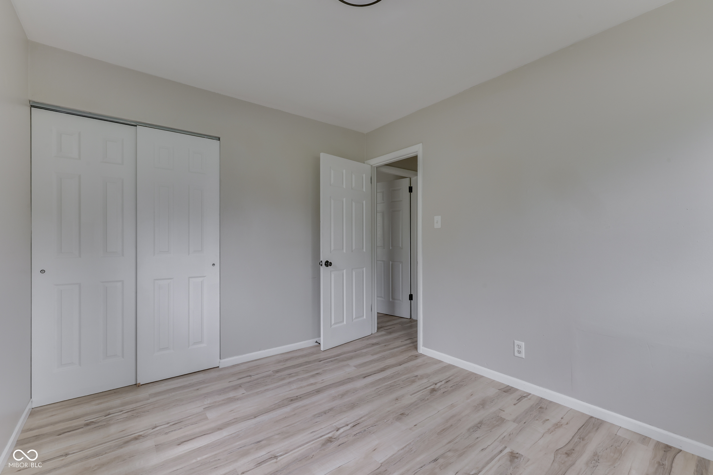 310 South Kenmore Road Indianapolis, IN 46219 - Photo 31 of 49 Gallery Image 31