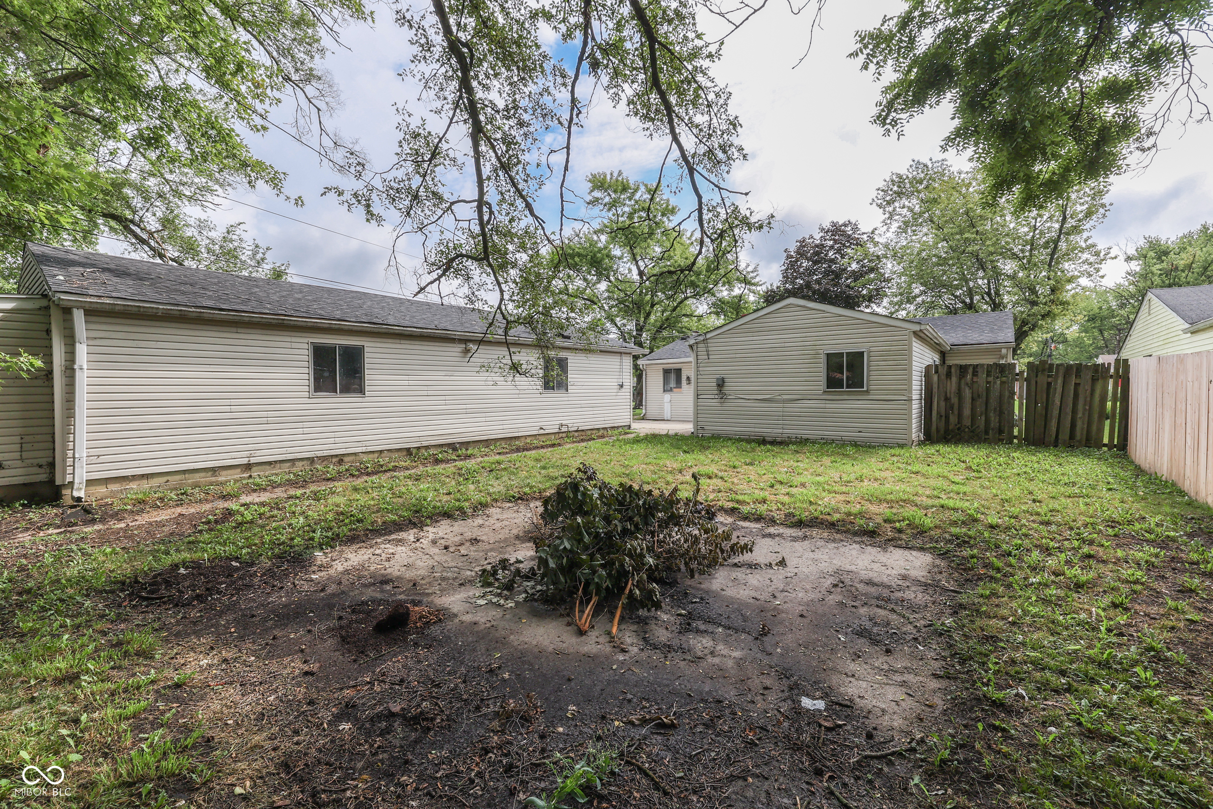 310 South Kenmore Road Indianapolis, IN 46219 - Photo 37 of 49 Gallery Image 37