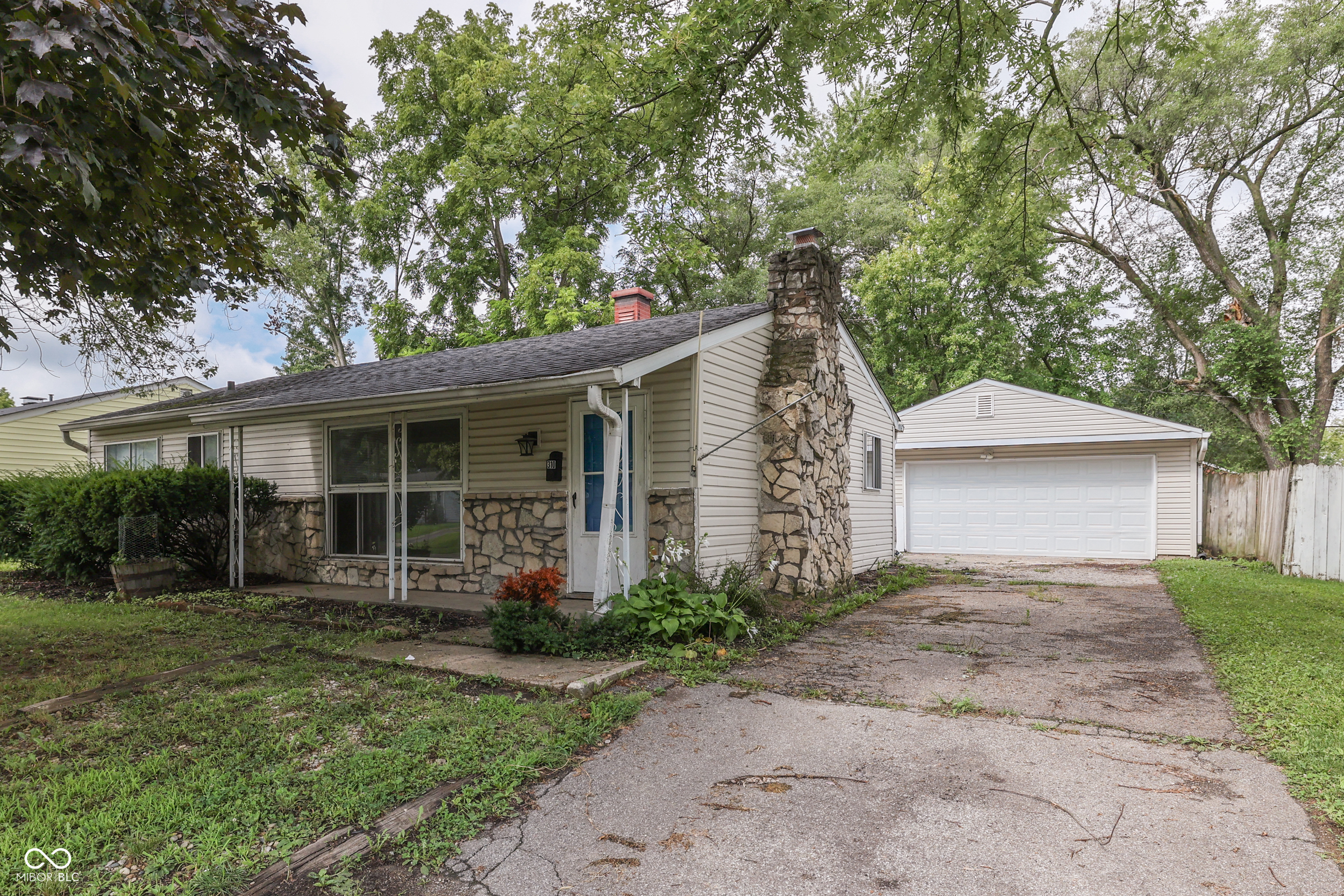 310 South Kenmore Road Indianapolis, IN 46219 - Photo 9 of 49 Gallery Image 9