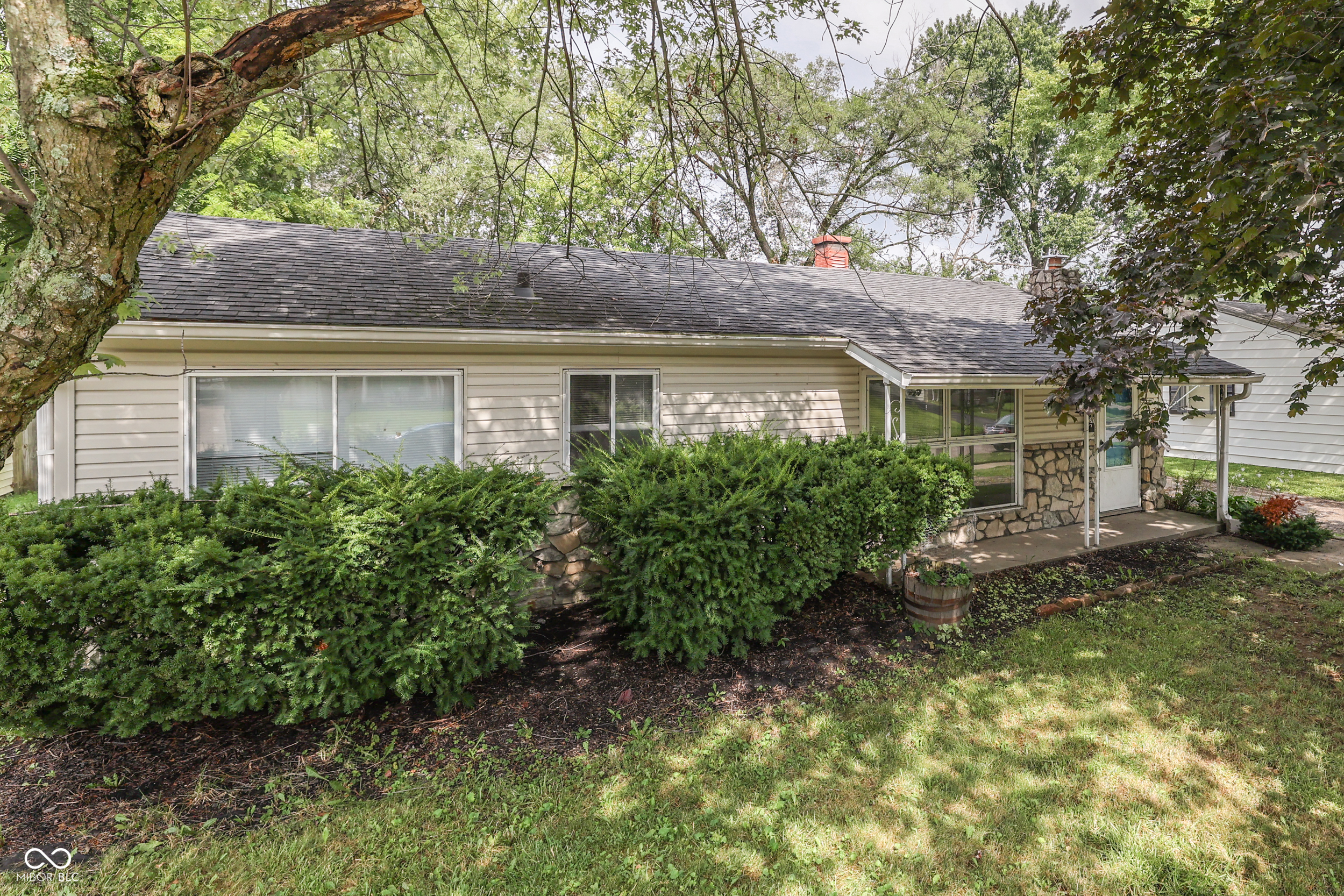 310 South Kenmore Road Indianapolis, IN 46219 - Photo 10 of 49 Gallery Image 10