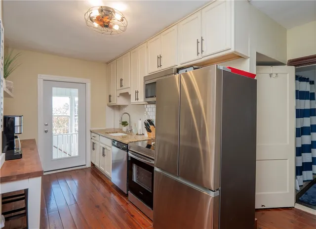 $675,000 | 4 Newport Avenue, Unit B2, Newport, RI 02840