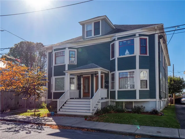 $675,000 | 4 Newport Avenue, Unit B2, Newport, RI 02840