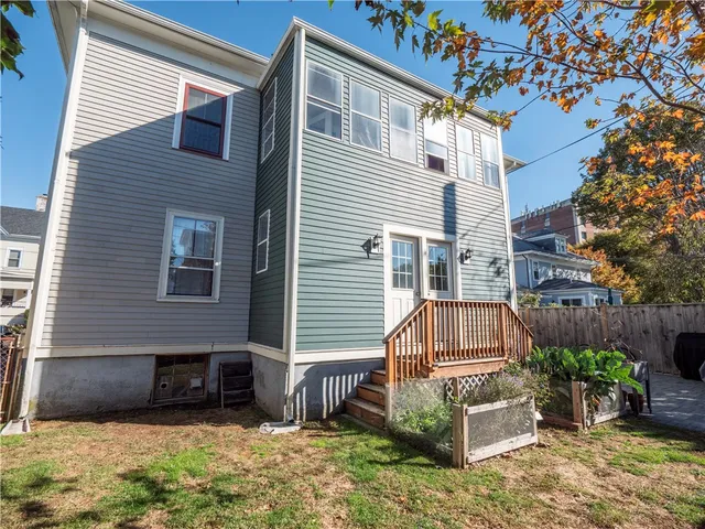 $675,000 | 4 Newport Avenue, Unit B2, Newport, RI 02840