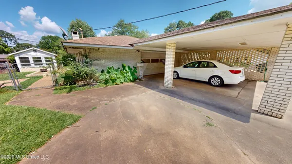 $260,000 | 210 Porter Street, Senatobia, MS 38668