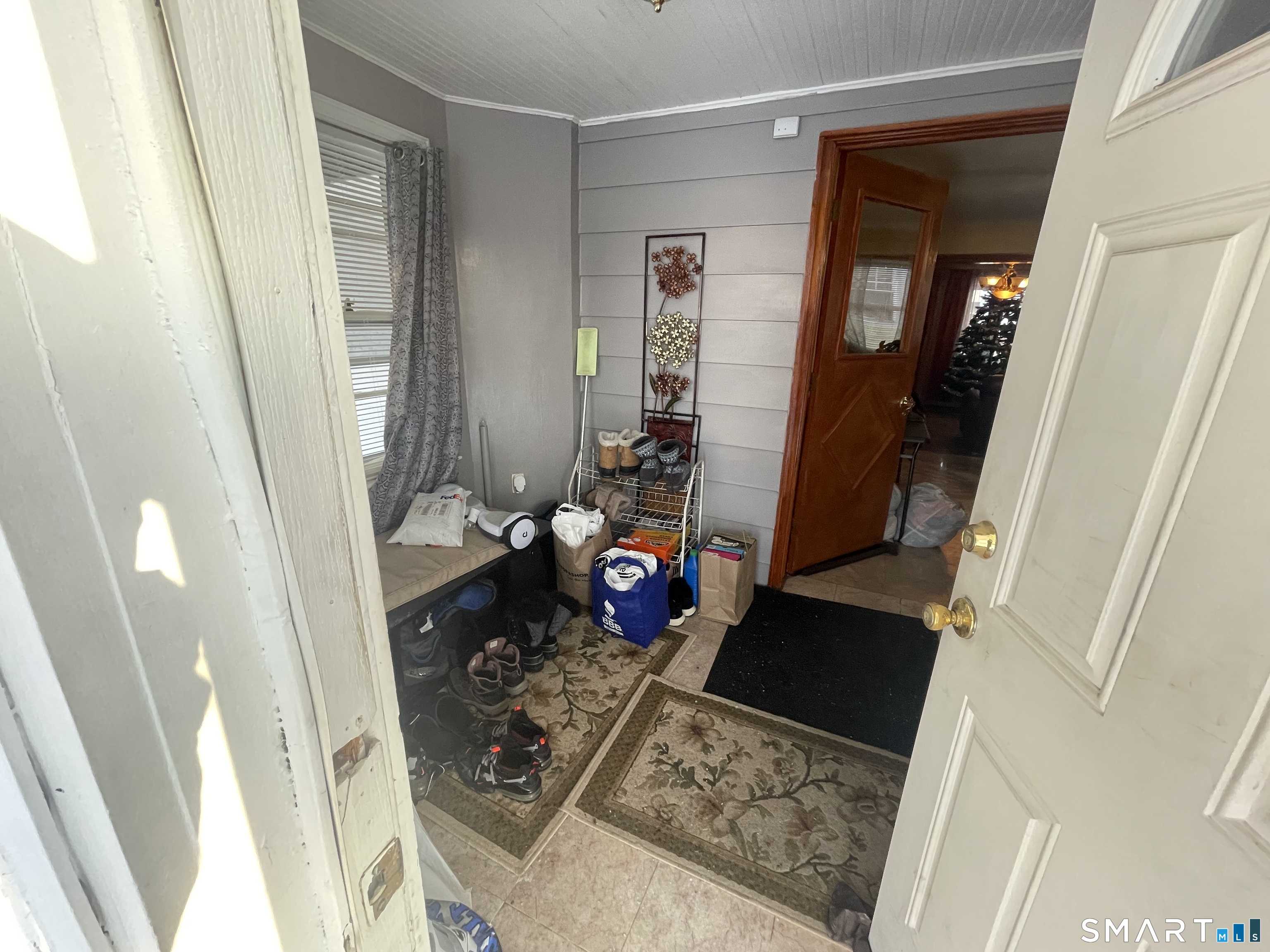 52 Bennett Avenue Waterbury, CT 06708 - Photo 14 of 36