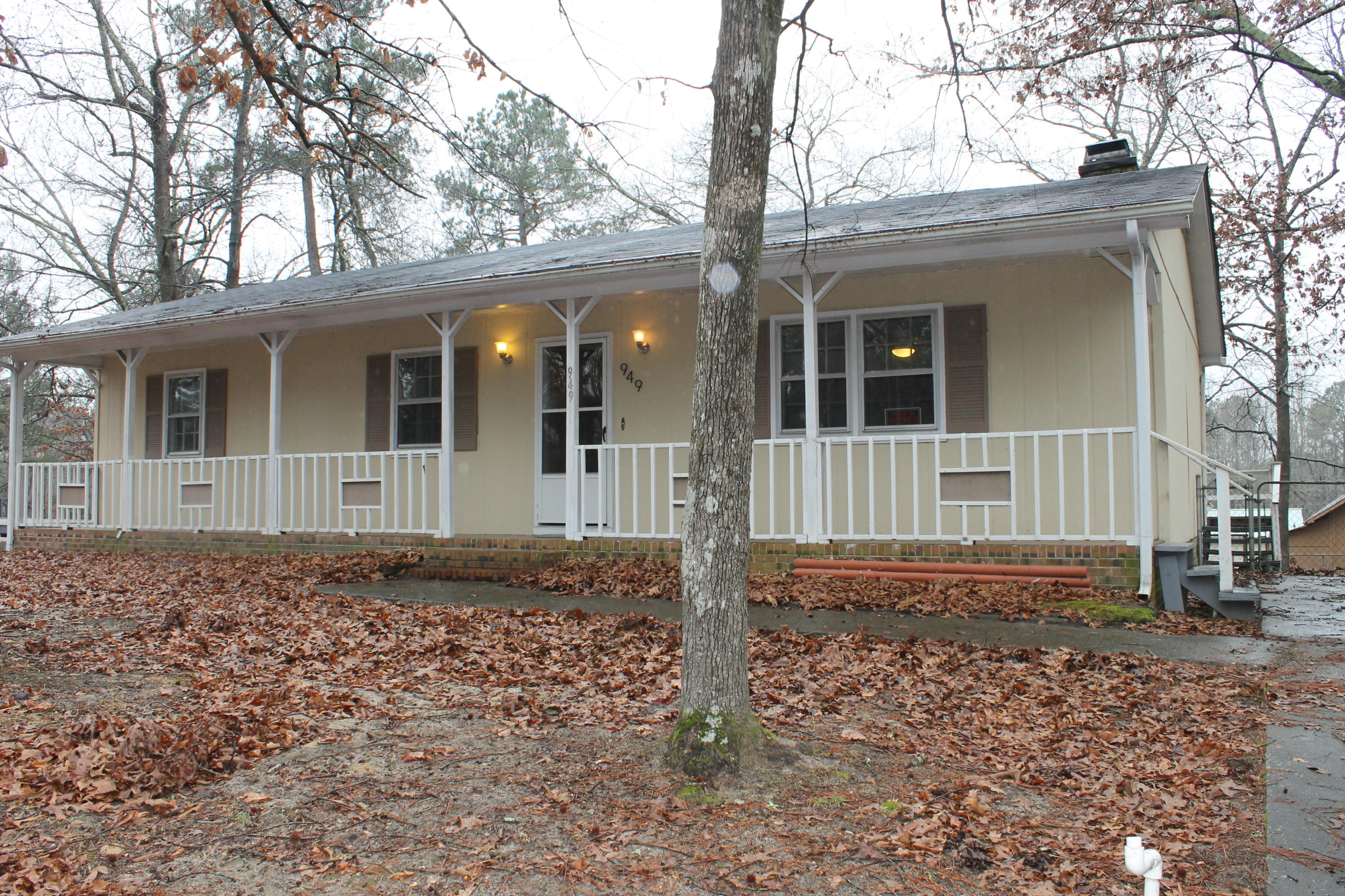 949 Thomas Street Rockingham, NC 28379 - Photo 1 of 27 IMG_2529