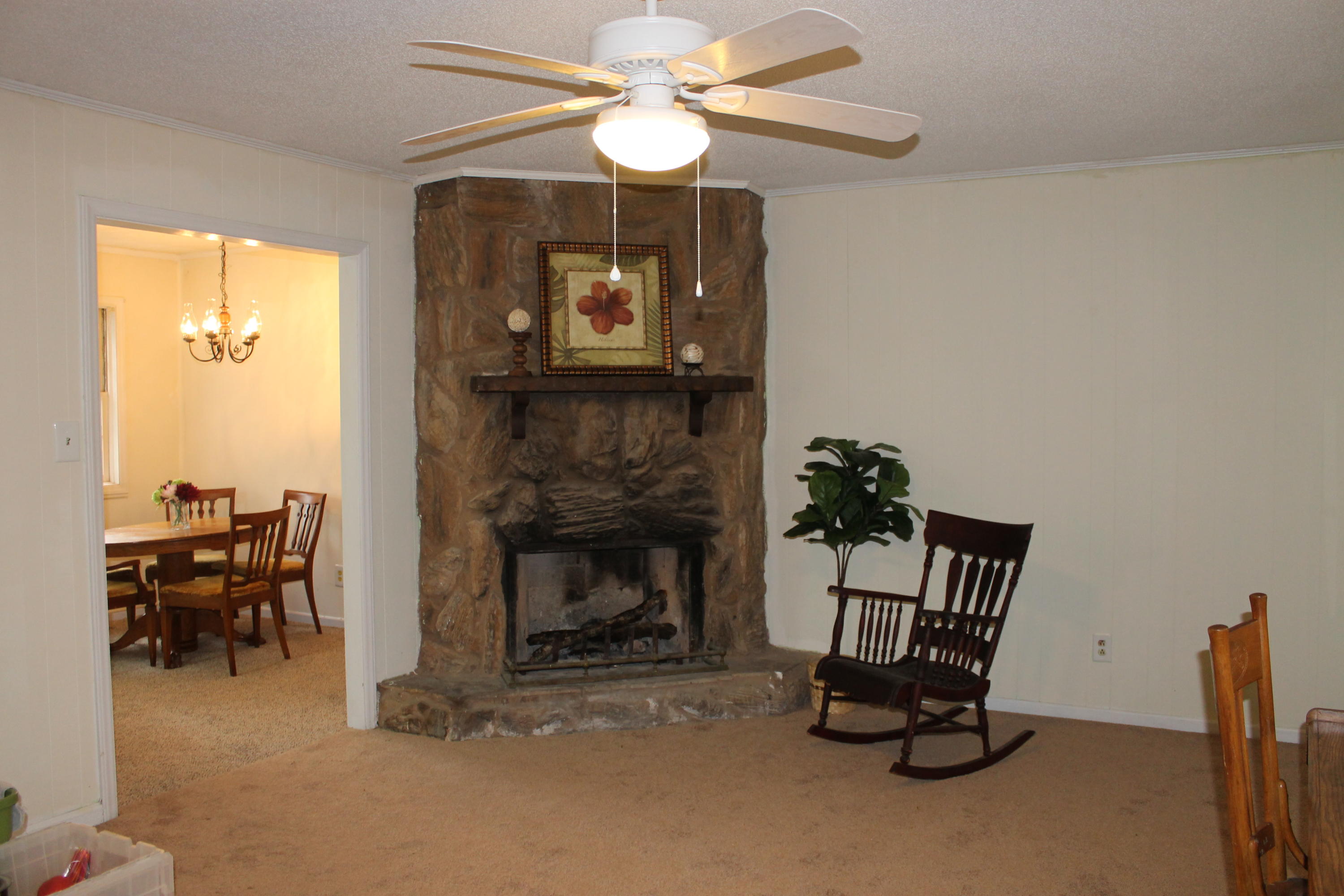 949 Thomas Street Rockingham, NC 28379 - Photo 4 of 27 IMG_2522