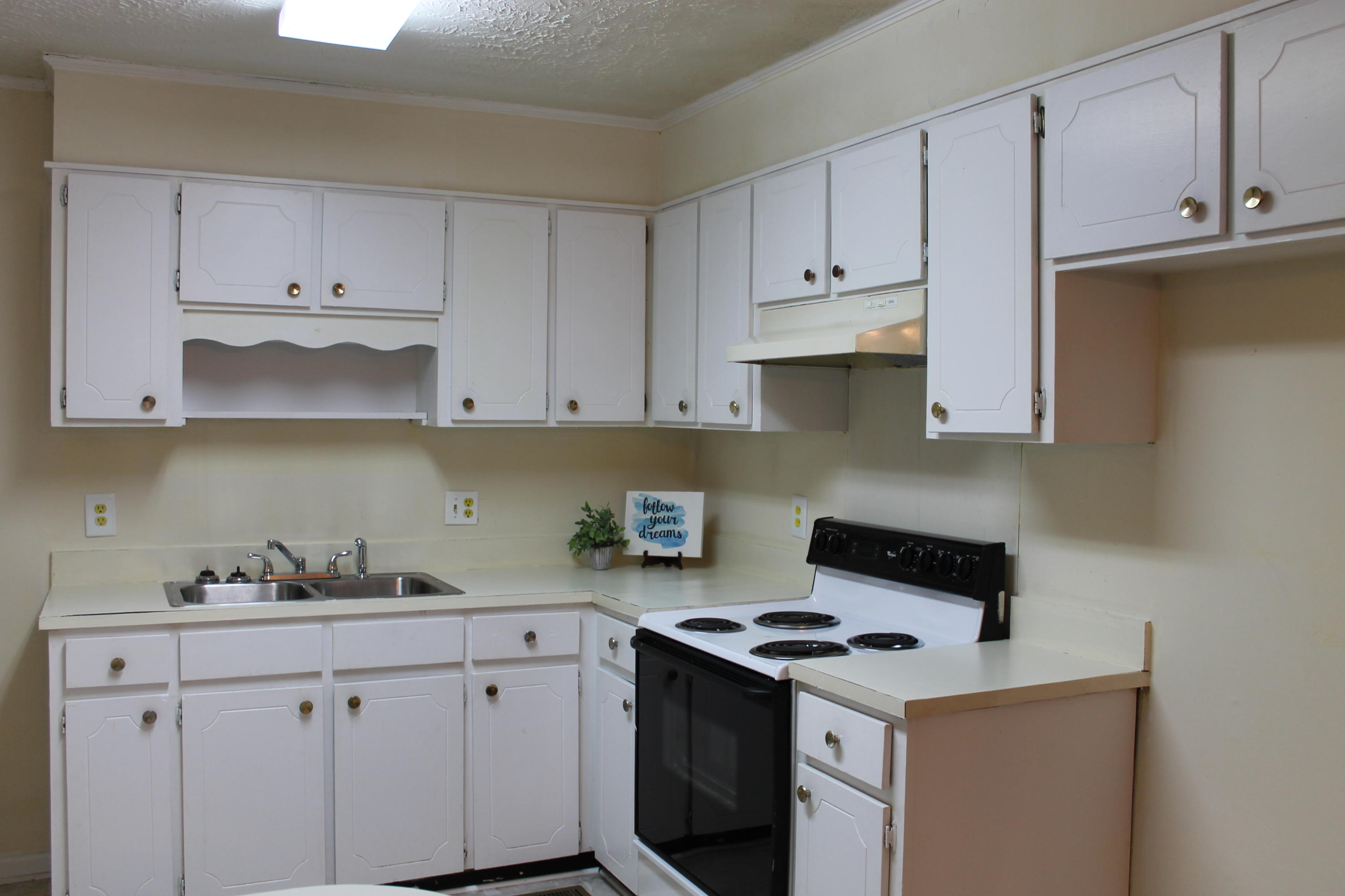 949 Thomas Street Rockingham, NC 28379 - Photo 7 of 27 IMG_2506