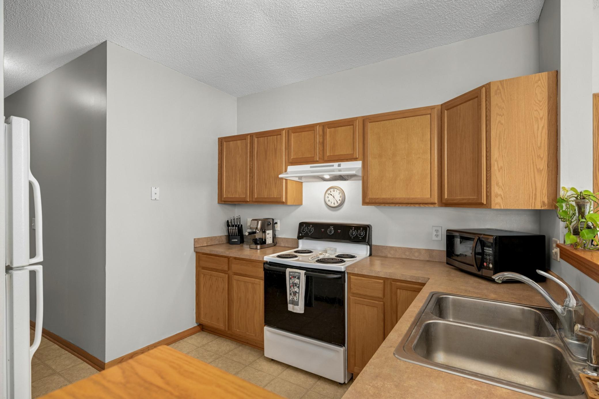 656 Cobblestone Way Shakopee, MN 55379 - Photo 10 of 20