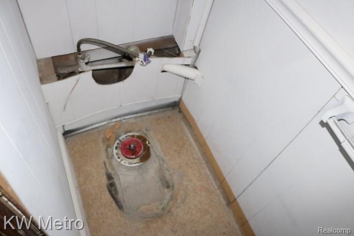 10463 Roxbury Street Detroit, MI 48224 - Photo 22 of 24 Rough in for Basement Lav