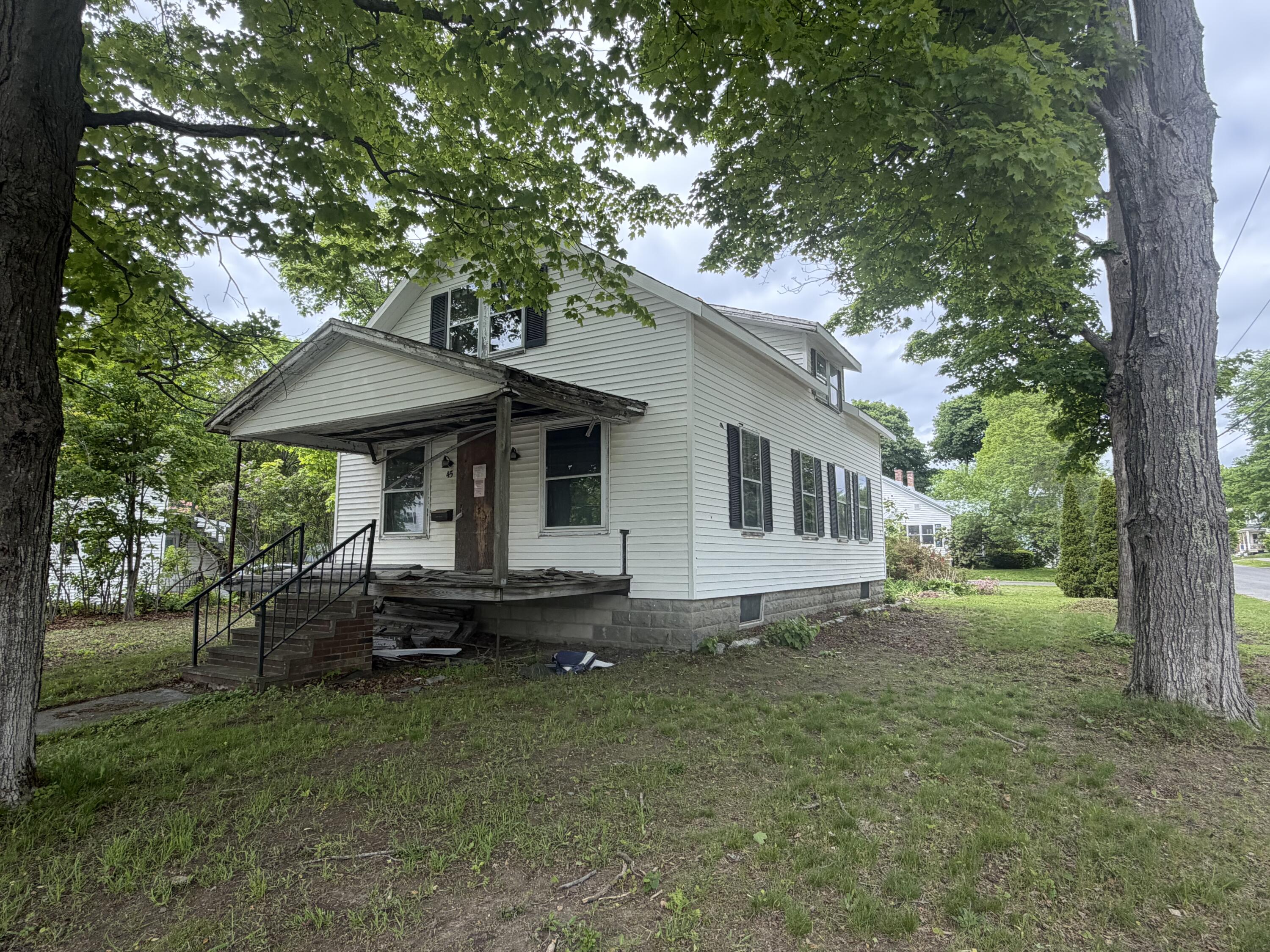 45 Allen Street Bangor, ME 04401 - Photo 3 of 8 IMG_8661