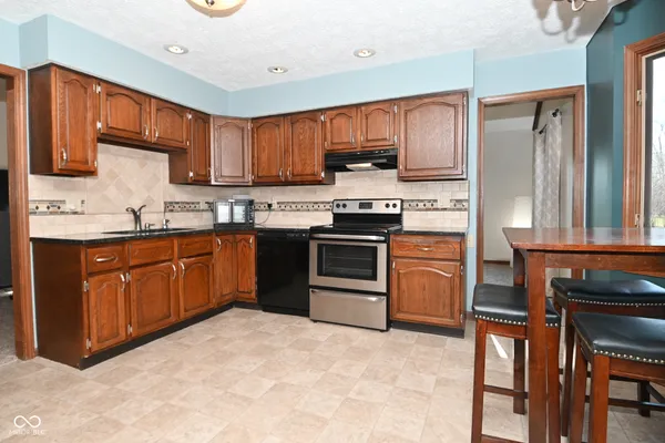 $374,000 | 537 Wayside Court, Plainfield, IN 46168