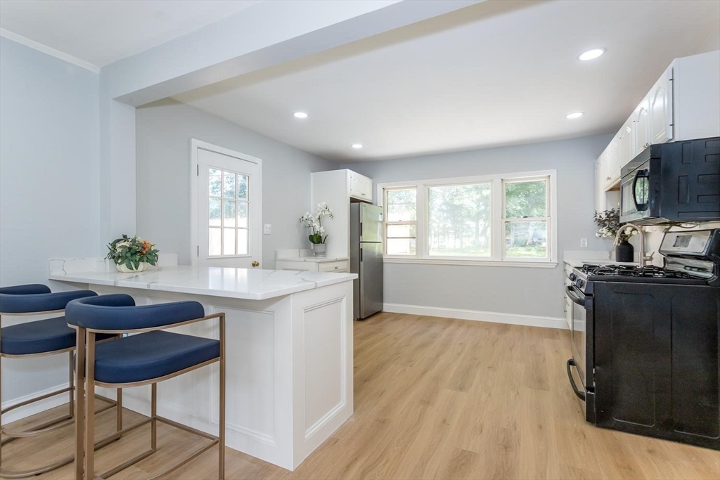 20 Rayburn Road, Unit 1 Stoughton, MA 02072 - Photo 4 of 20 Gallery Image 4