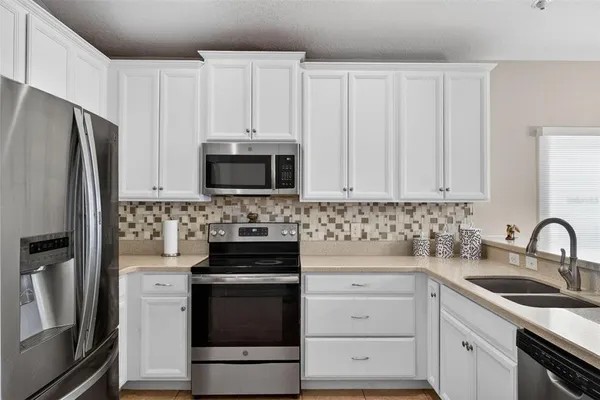 $360,000 | 442 Kestrel Drive, Groveland, FL 34736