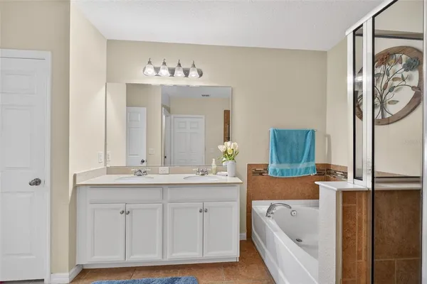 $360,000 | 442 Kestrel Drive, Groveland, FL 34736