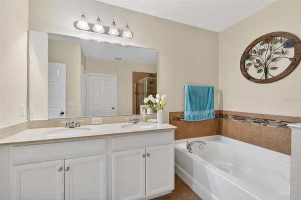 $360,000 | 442 Kestrel Drive, Groveland, FL 34736