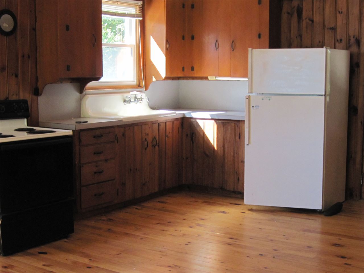 92 Lynchville Park Road Goffstown, NH 03045 - Photo 5 of 13 Gallery Image 5