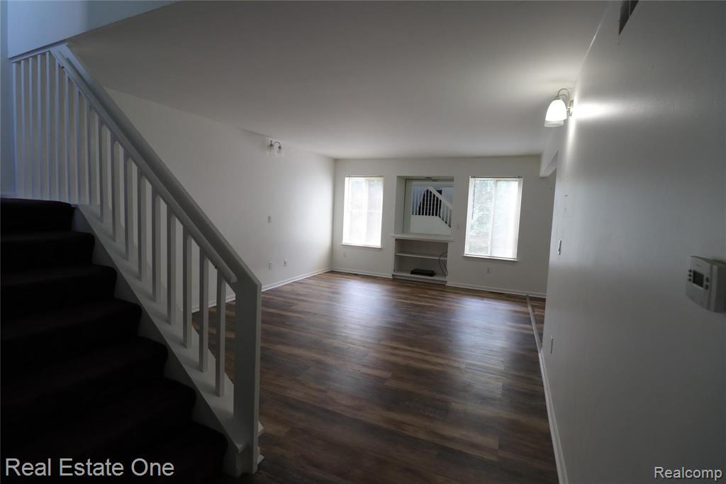 21947 Quail Ridge Drive, Unit 2 Riverview, MI 48193 - Photo 5 of 49
