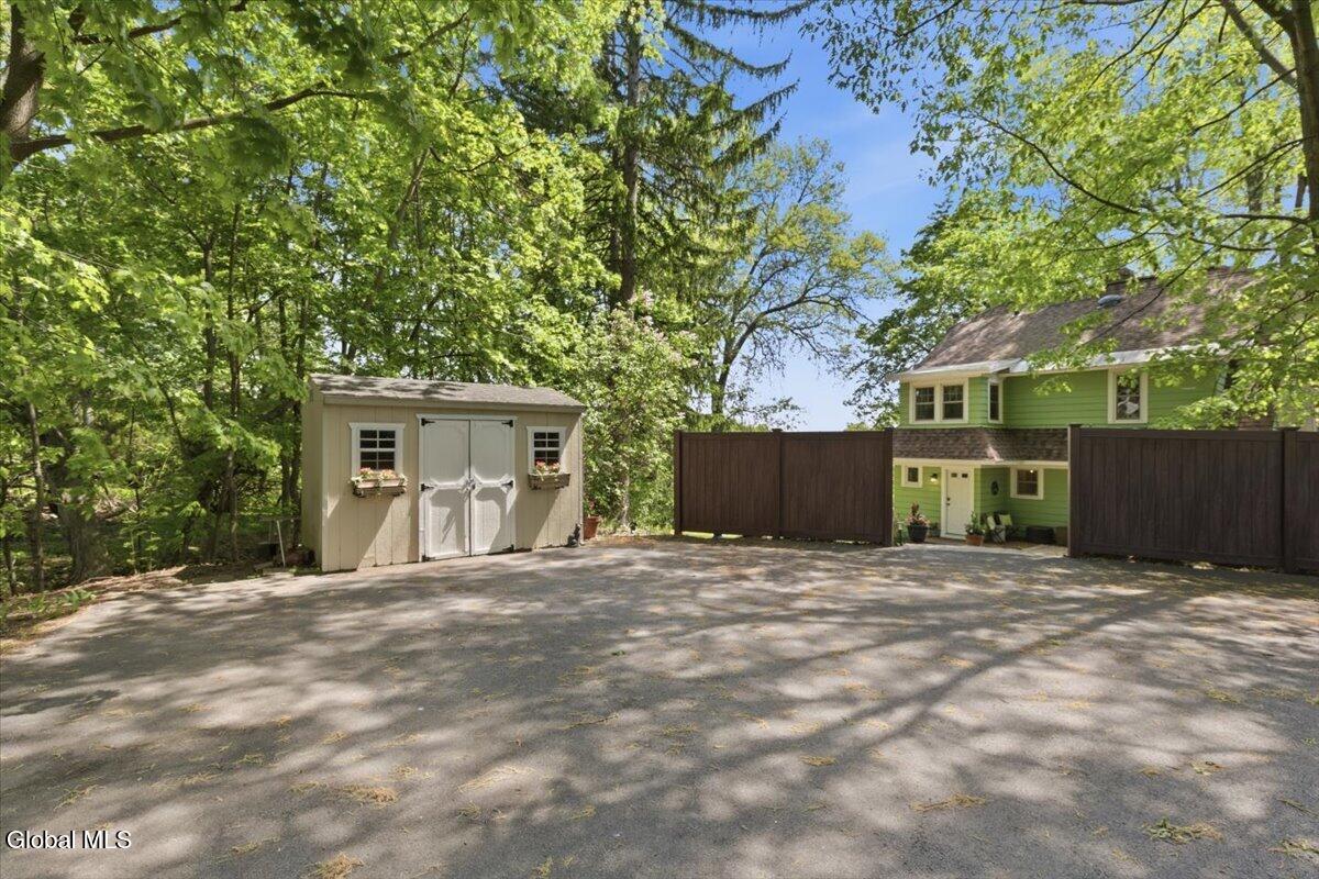 1505 Van Antwerp Road Niskayuna, NY 12309 - Photo 30 of 34 12-005_MW2_9570
