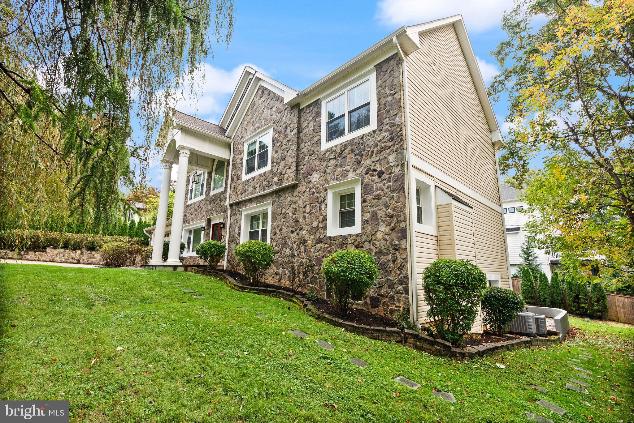 9917 Colony Road Fairfax, VA 22030 - Photo 3 of 70 Gallery Image 3