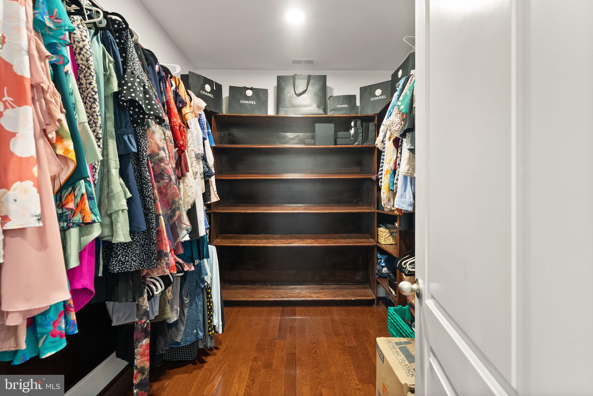 9917 Colony Road Fairfax, VA 22030 - Photo 39 of 70 Gallery Image 39