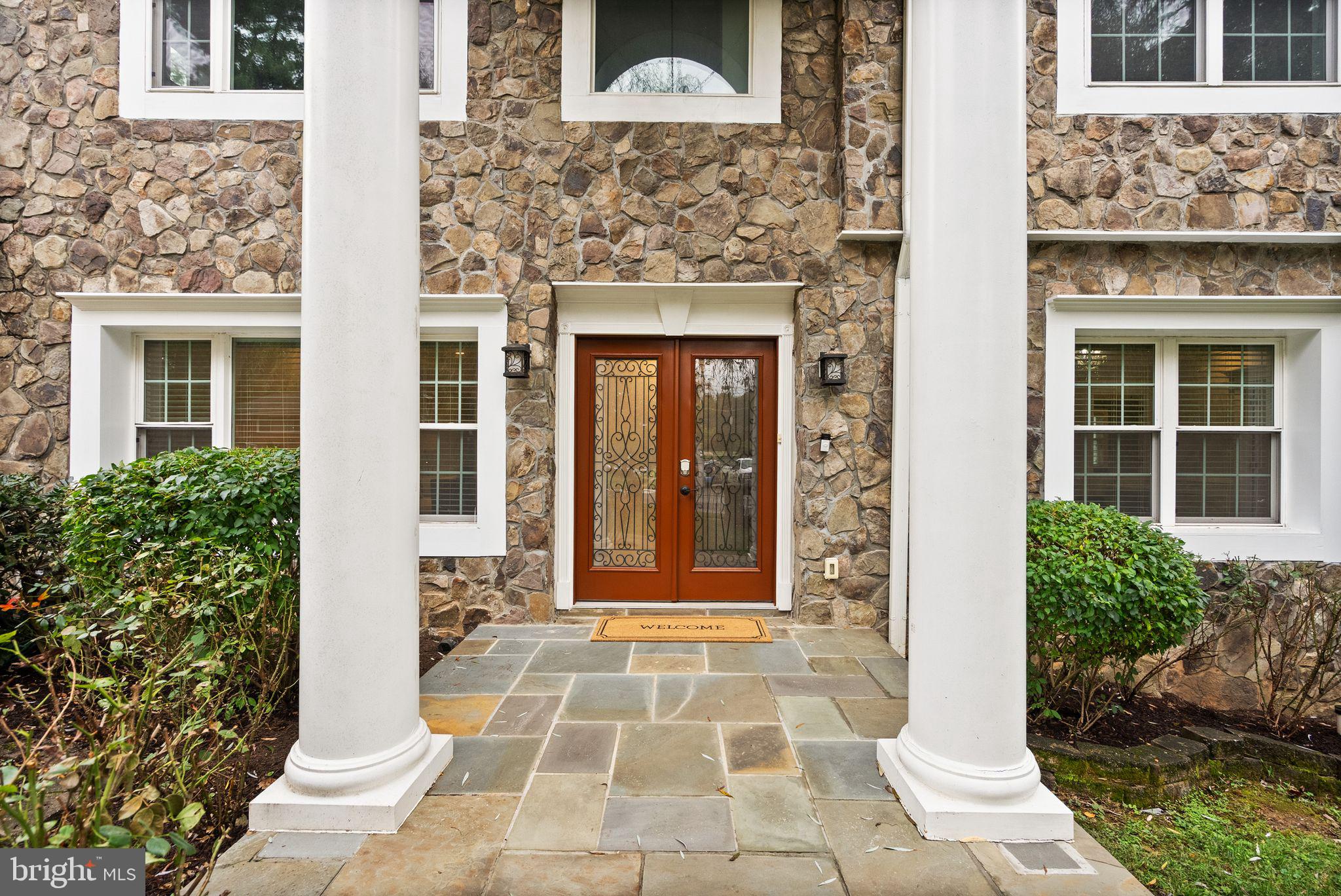 9917 Colony Road Fairfax, VA 22030 - Photo 4 of 70 Gallery Image 4