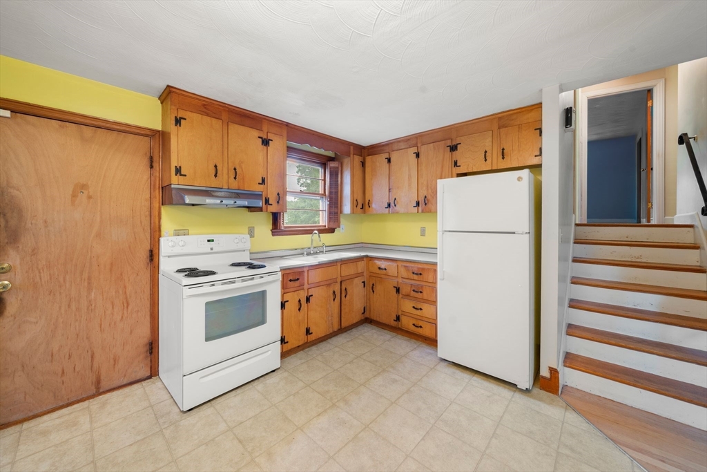 46 Selwyn Road Braintree, MA 02184 - Photo 9 of 33 Gallery Image 9