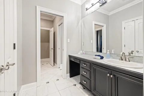 $1,100,000 | 100 Candlewood Drive, Lafayette, LA 70508