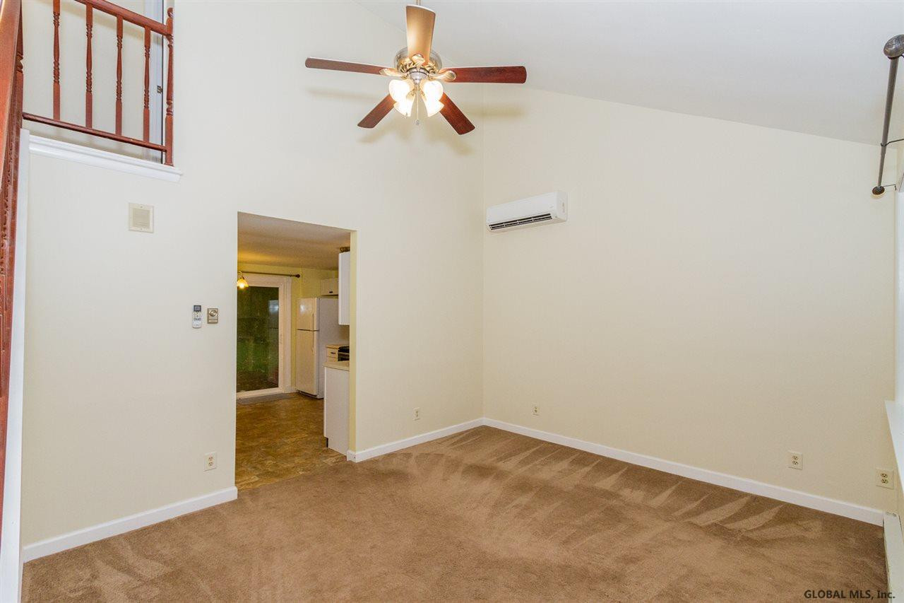 31 Wake Robin Road Malta, NY 12020 - Photo 4 of 17 Photo 4