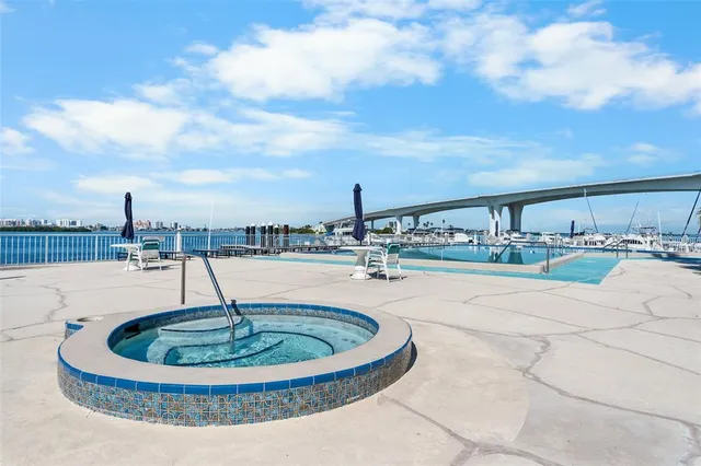 $390,000 | 100 Pierce Street, Unit 210, Clearwater, FL 33756