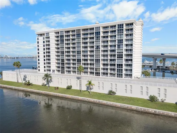 $360,000 | 100 Pierce Street, Unit 210, Clearwater, FL 33756