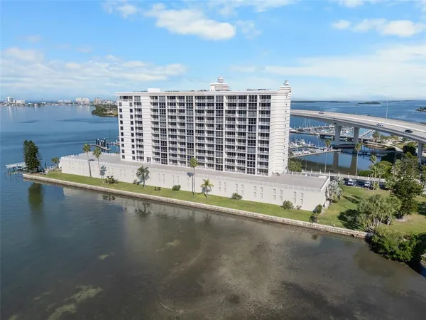 $360,000 | 100 Pierce Street, Unit 210, Clearwater, FL 33756