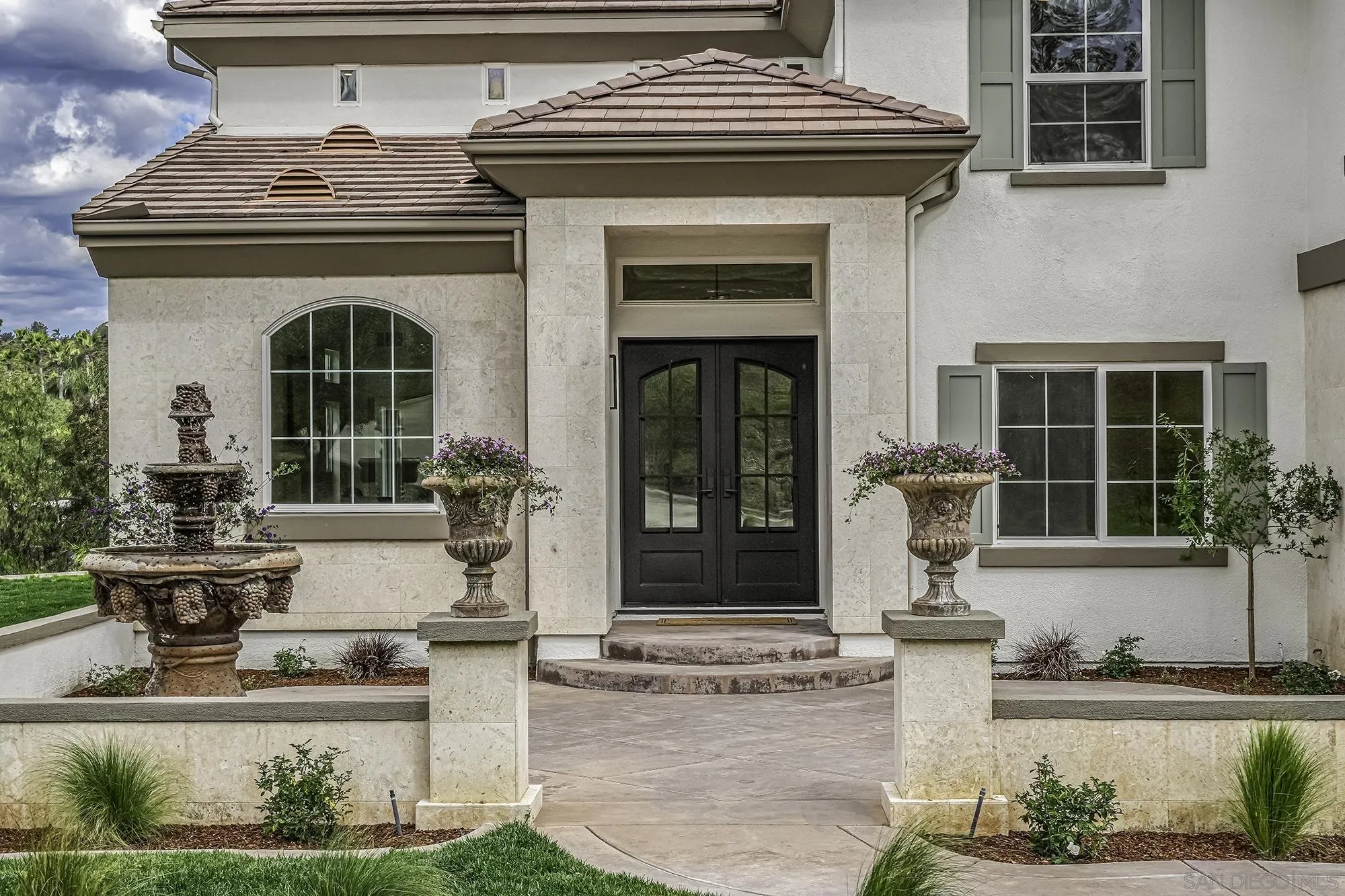 3737 Keri Way Fallbrook, CA 92028 - Photo 34 of 43 a front view of a house with garden