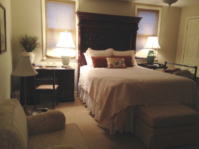 1872 Wood Valley Road Macon, GA 31211 - Photo 16 of 28 a bedroom with a bed and a lamp