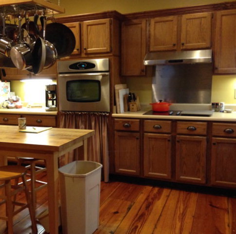 1872 Wood Valley Road Macon, GA 31211 - Photo 8 of 28 a kitchen with a stove and a microwave