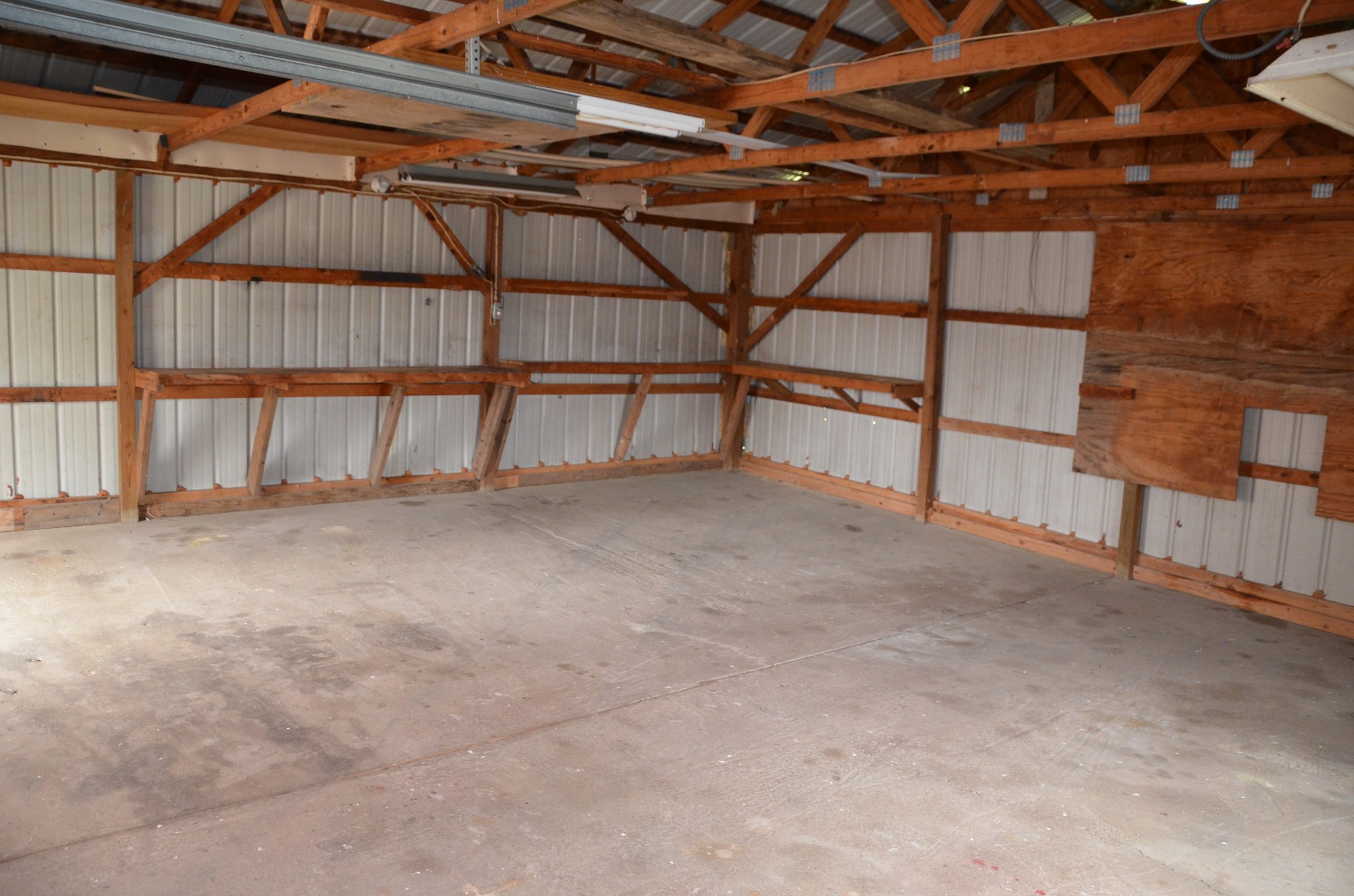 2742 Sherrilltown Road Watertown, TN 37184 - Photo 20 of 30 a view of an empty room with a garage